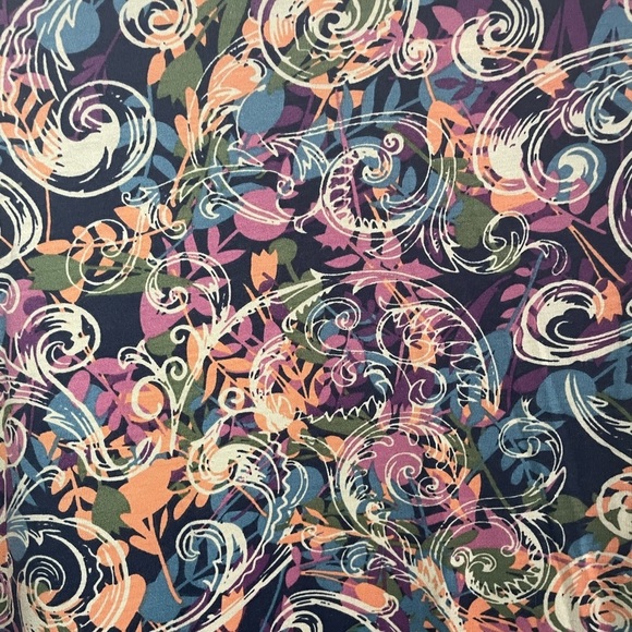 Whimsical Floral Patterned Lularoe Perfect T-Shirt - Picture 5 of 7